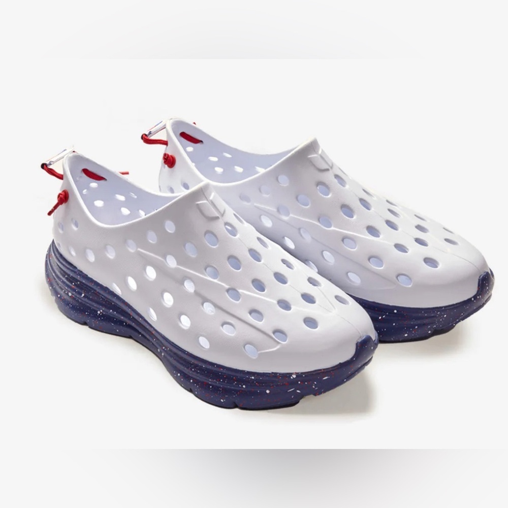 Kane shoes- Revive- Stars and Stripes boys size 4!!